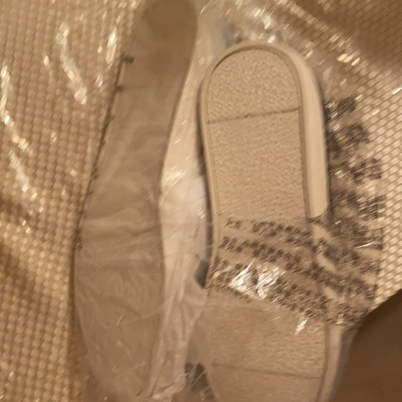 Old Navy GreyLeopard Canvas Slip-On Sneakers For Women size 7. NWT - Picture 7 of 9